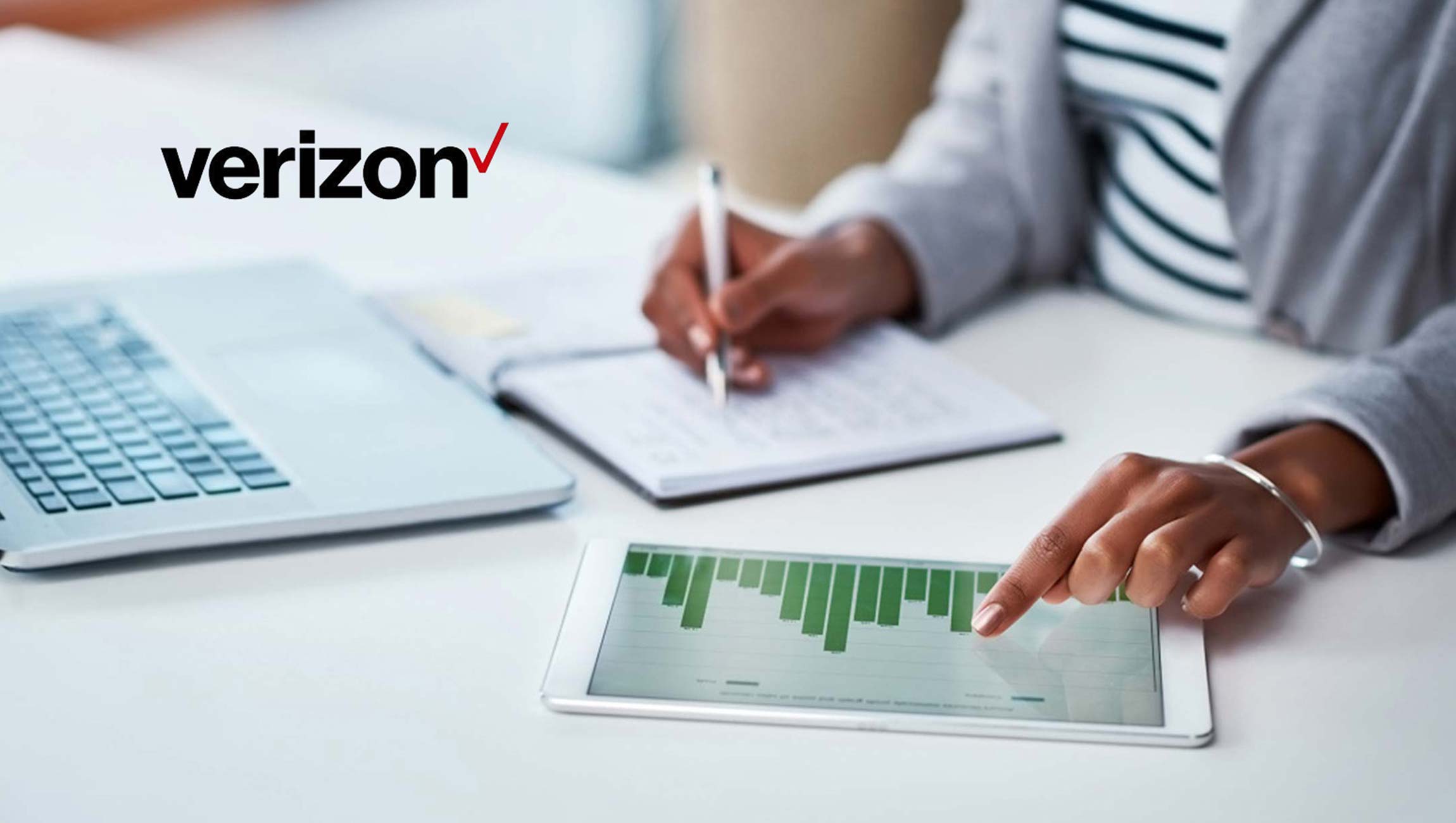 Verizon Media Expands DOOH Footprint with Shark Experience presented by Verizon