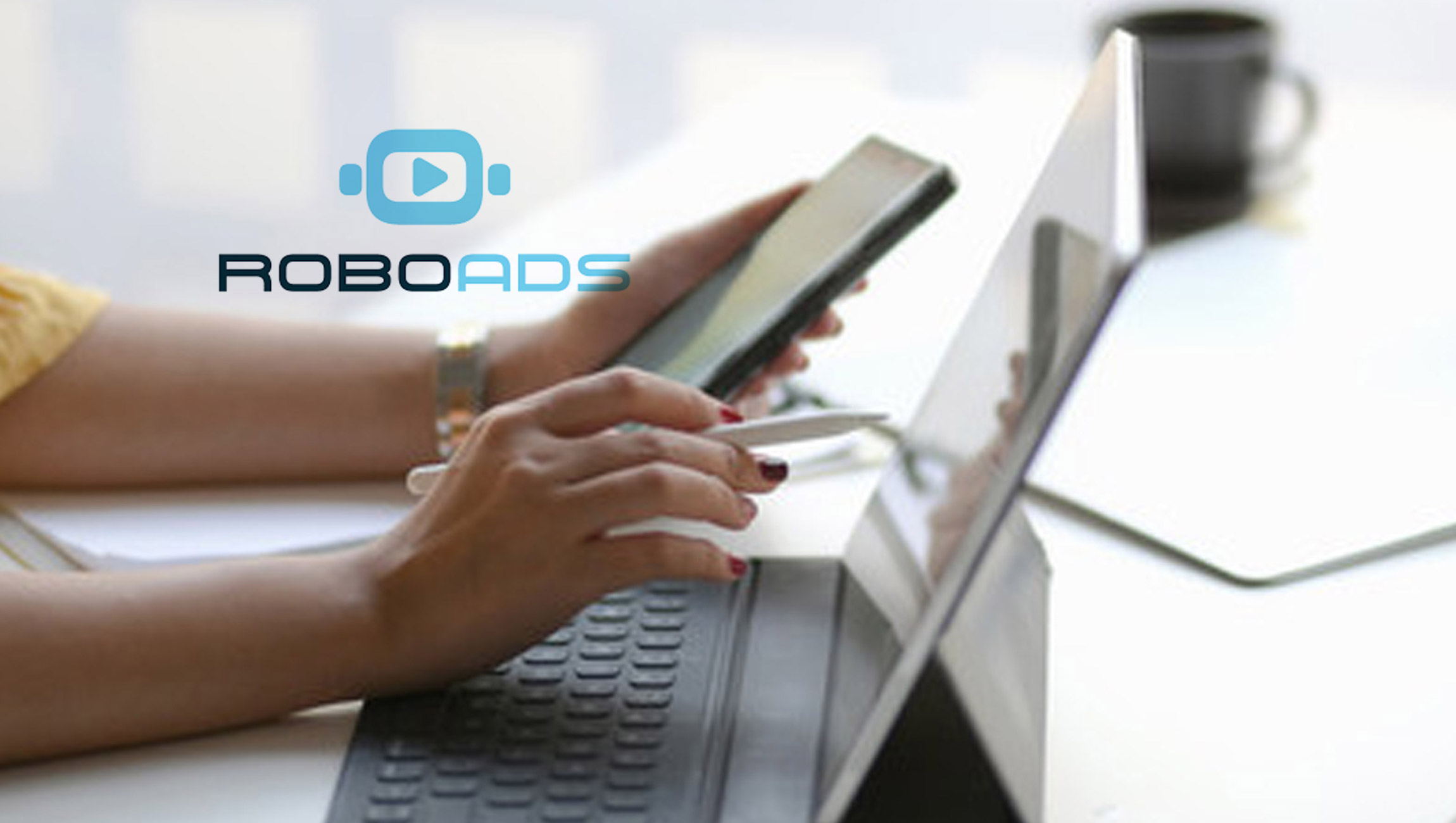 RoboAds-Announces-the-Launch-of-the-Revolutionary-RA-200-Mobile-Advertising-Robot-at-the-Step-Conference