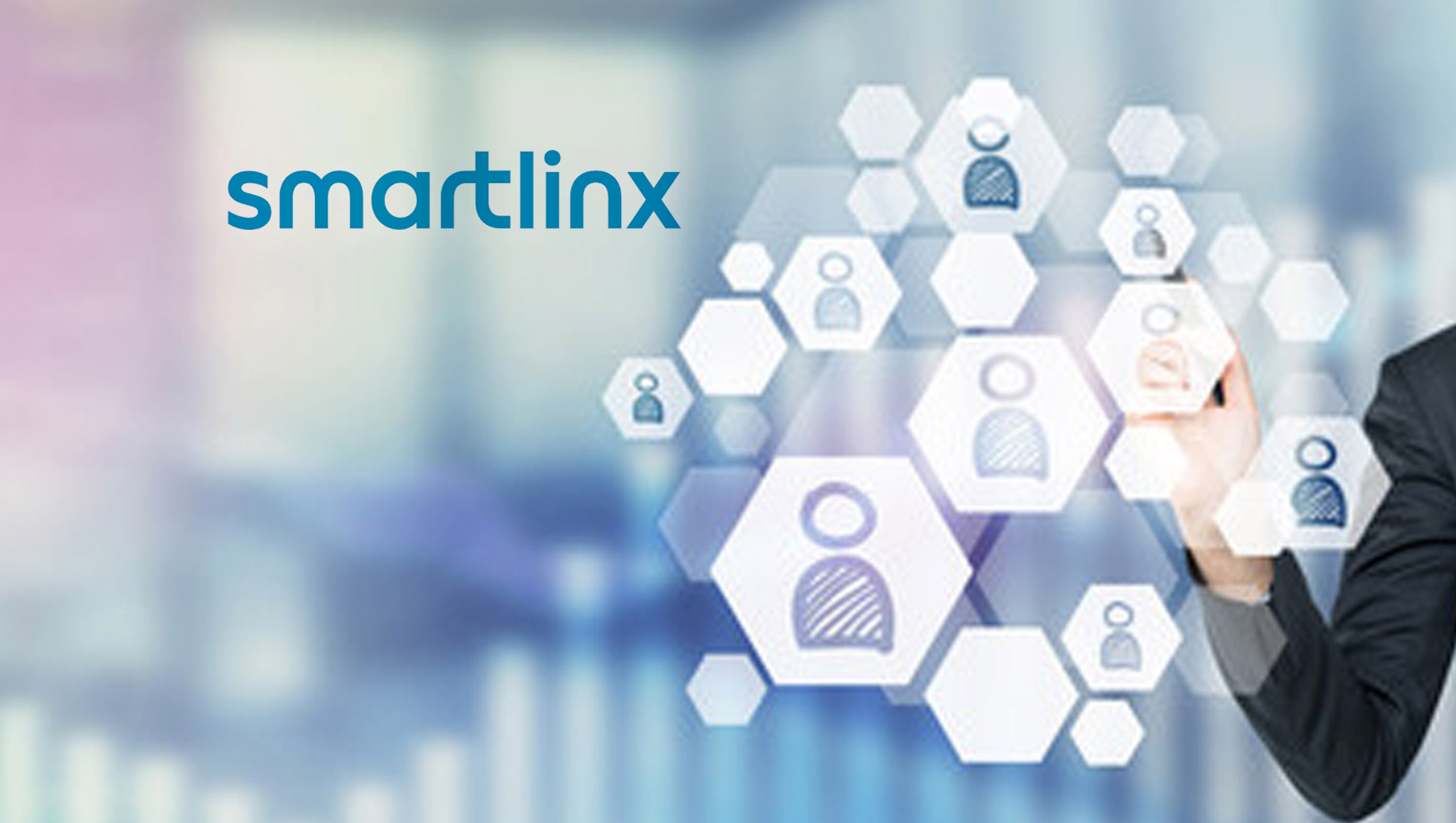 SmartLinx Snags Highly Sought After Marketing Leader Michelle Holmes as New VP of Marketing