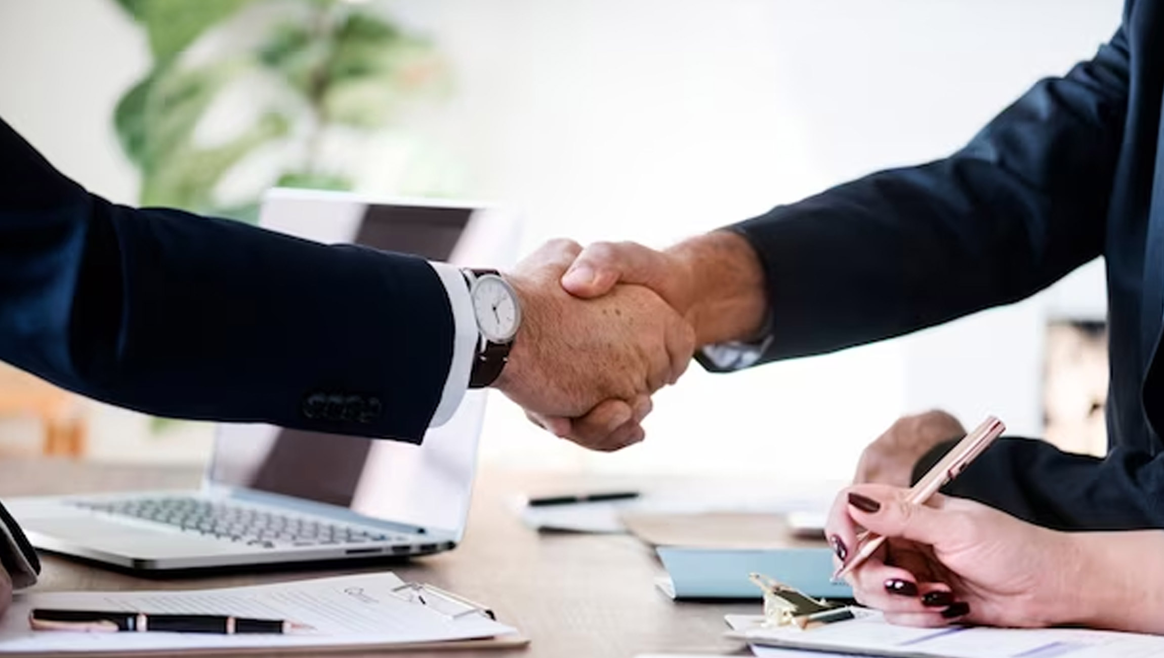 Qloo® and JCDecaux Use AI-Powered Taste Data to Deliver Hyper-Localized DOOH Campaigns