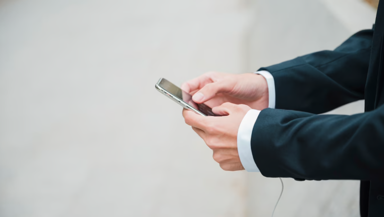 Contact Centers Adapting to AI and Industries, ISG Says