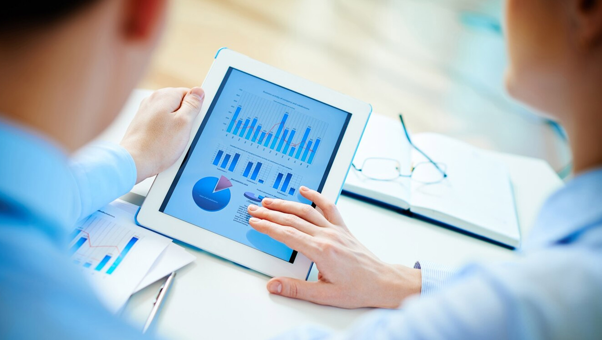 New Report Reveals a CX Confidence Disconnect: Business Leaders Believe They’re Trusted. Consumers Say Otherwise.